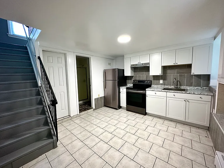 51 Yale Ave — Photo 4