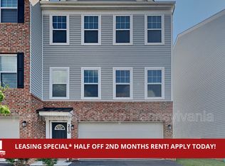 210 Faulk Dr, Warrendale, PA 15086