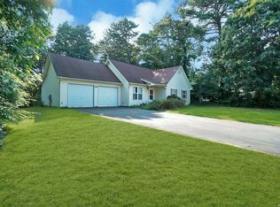87 Samantha Dr, Coram, NY 11727