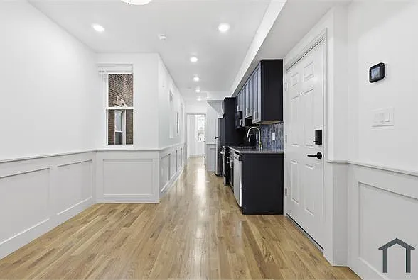 2 bed, $1,300 — Photo 4