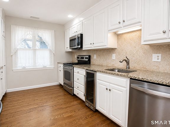 5th image of 24 South Mill Drive #24
