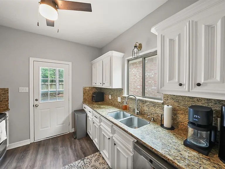 11307 Alcott Dr — Photo 6