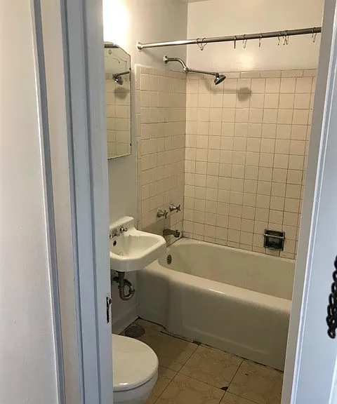 6714 N Northwest Hwy #204 — Photo 5
