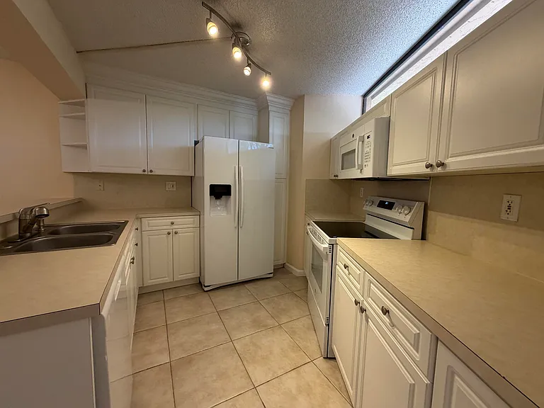 8273 Severn Dr #D — Photo 7