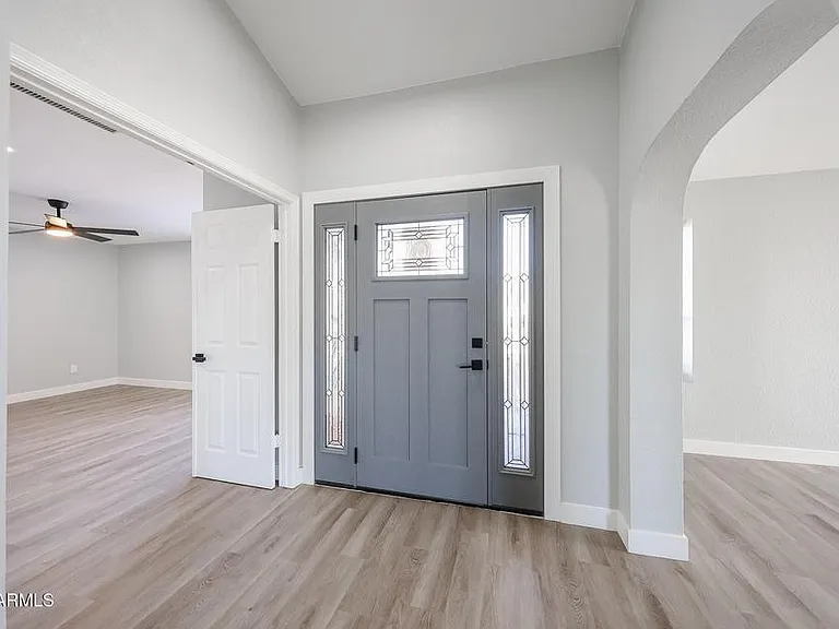 3951 E Waltann Ln — Photo 7