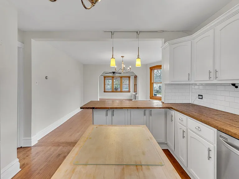 228 W Grove St #1 — Photo 17