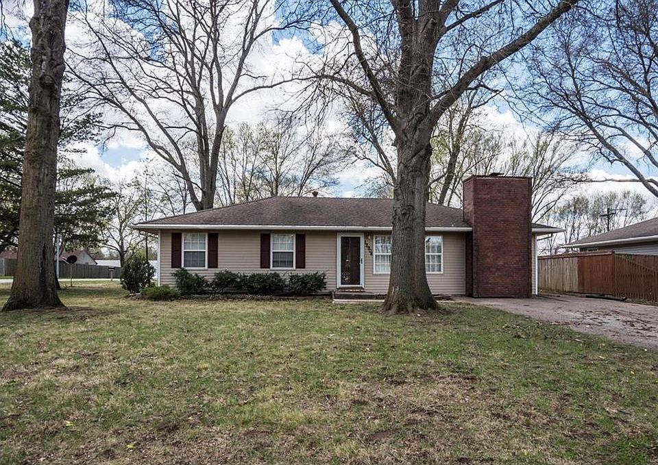 12904 E Blue Ridge Boulevard....3+ bedrooms, 2 full baths, 2 car garage