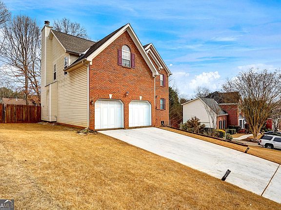 2nd image of 3025 Ridge Oak Dr