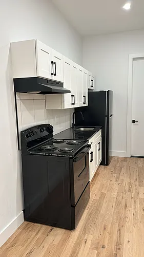 1172 Clay Ave #2 Photo 1