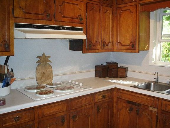 5th image of 245 Richardson Hollow Ln
