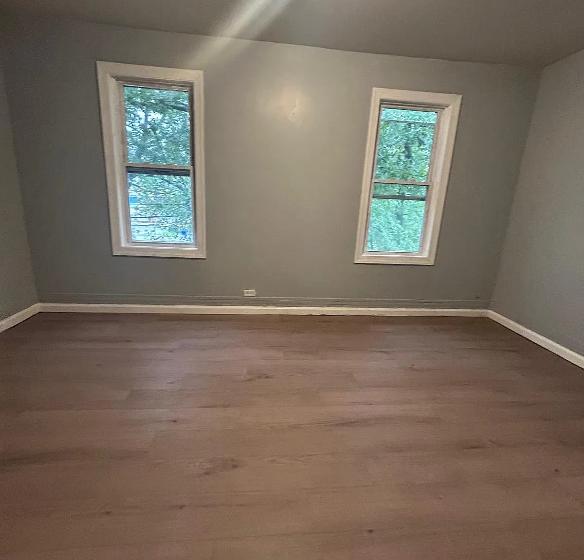 4 bed, $2,700 — Photo 1