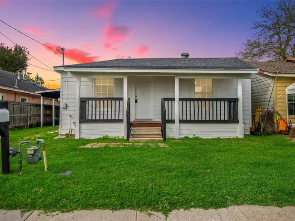 2701 Almendares Ave, Pasadena, TX 77506