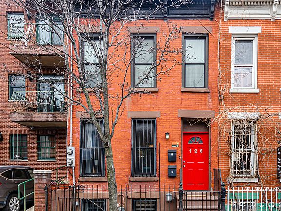 2nd image of 126 Pioneer St APT 2