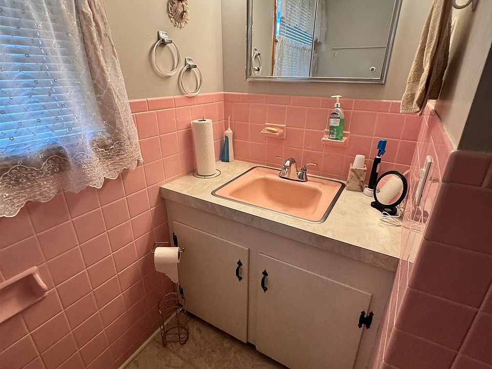 2nd image of 19 Hemlock Street