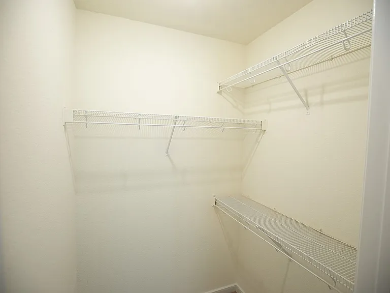 Featherstone Apartments at Kiln Creek — Photo 37