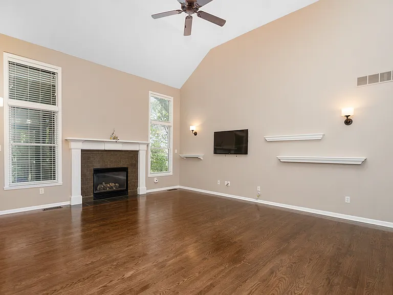 1101 Stonecreek Dr — Photo 6