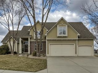 2544 SW Wintercreek Dr, Lees Summit, MO 64081