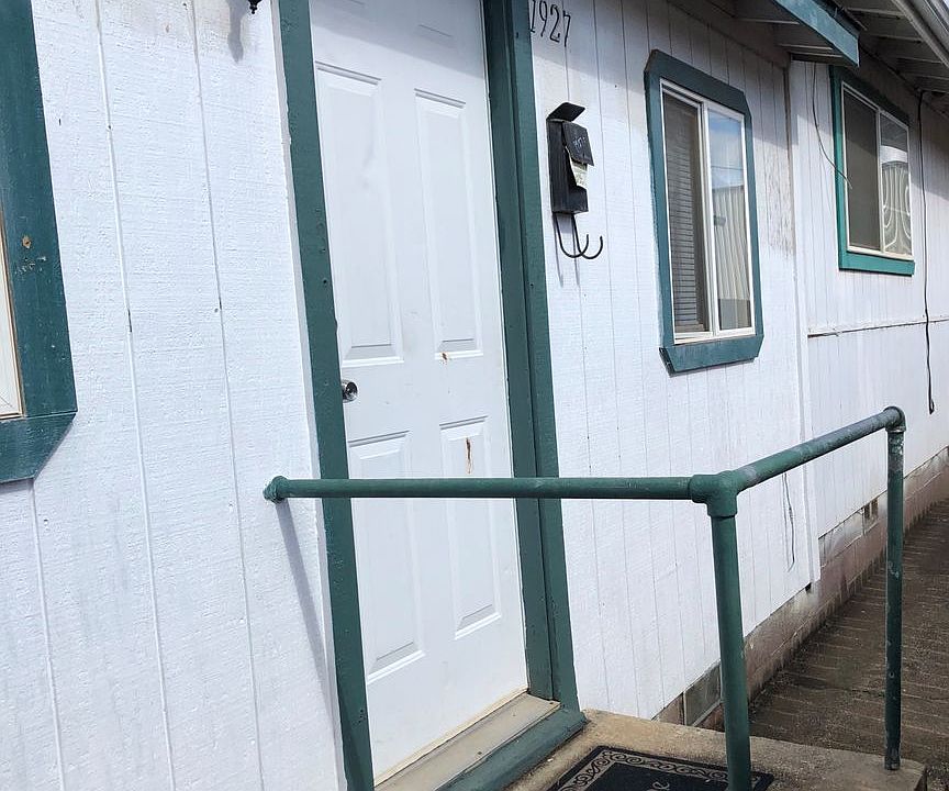 2nd image of 1927 Idora St