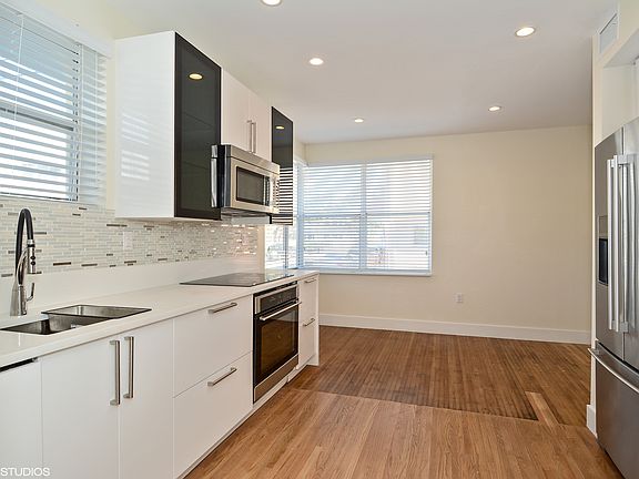 5th image of 1061 Euclid Ave APT 105