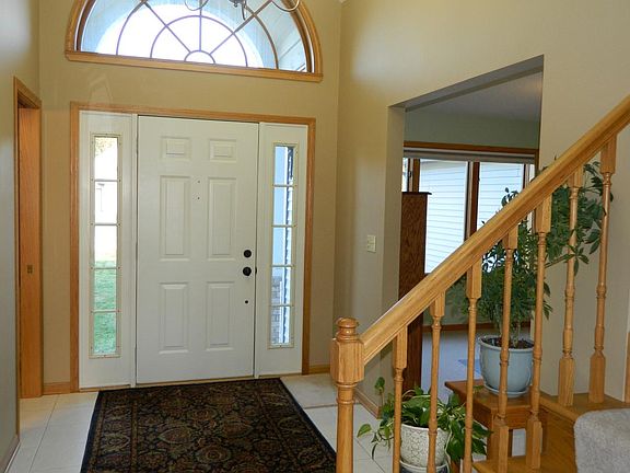 3rd image of 701 Morning Glory Ln