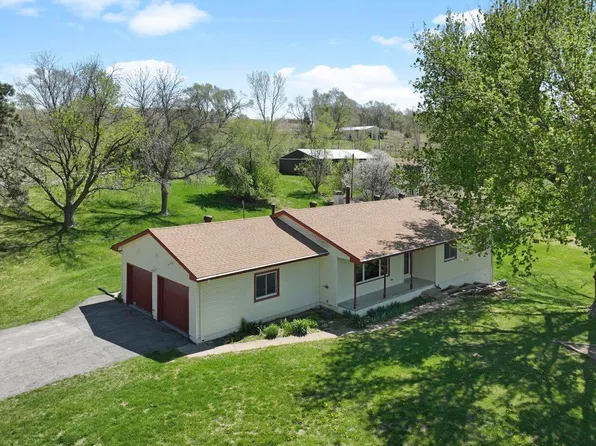 19394 Magnolia Rd, Crescent, IA 51526