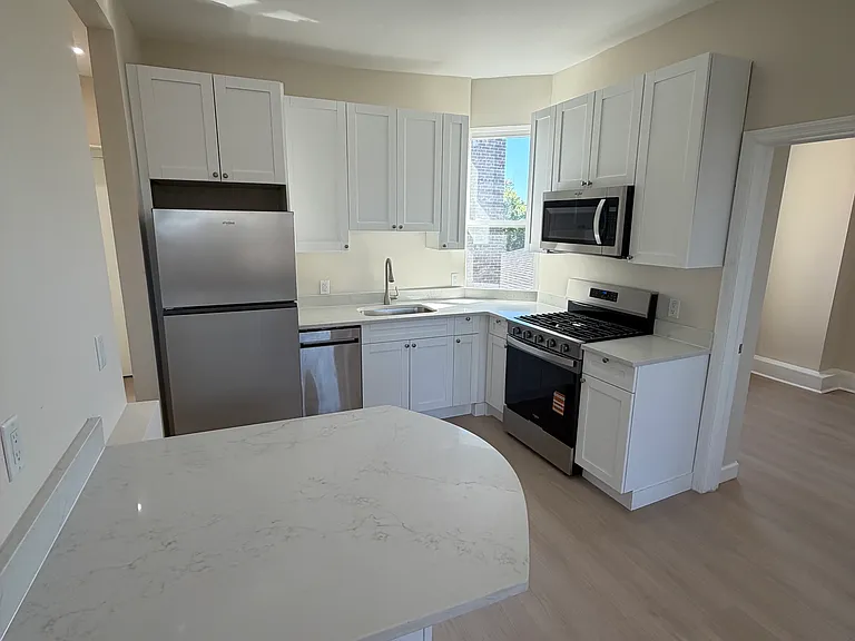 20 63rd St #5 — Photo 5