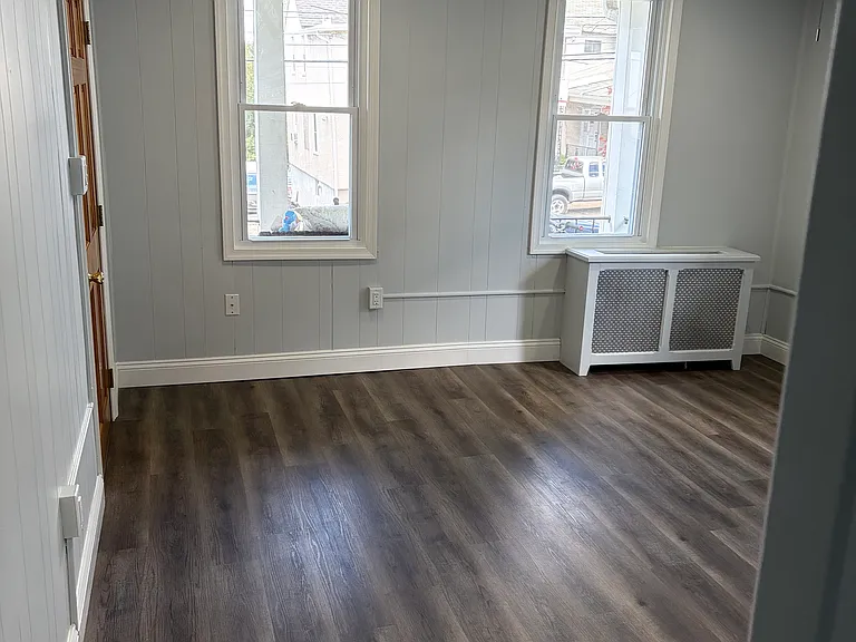 337 Smith St — Photo 10