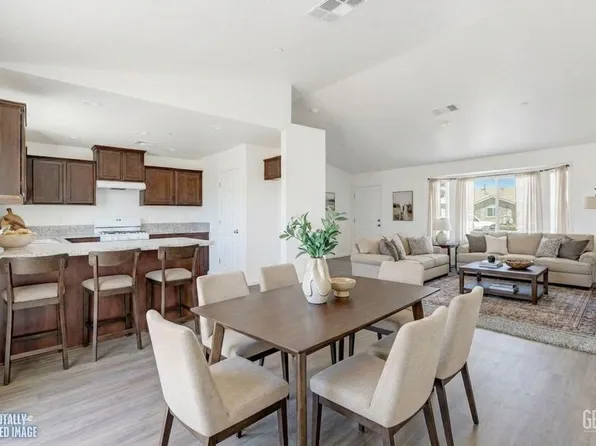 906 Aggies Ave, Delano, CA 93215