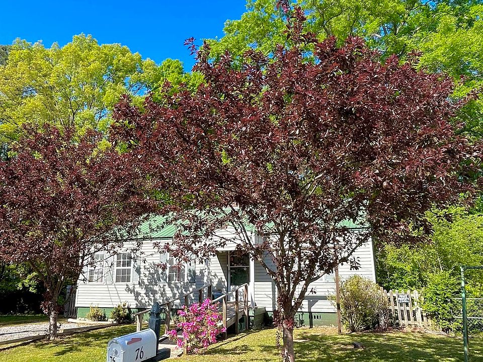 2nd image of 76 Pelham Hts