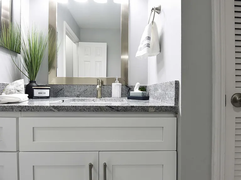 Granite counters in bathroom