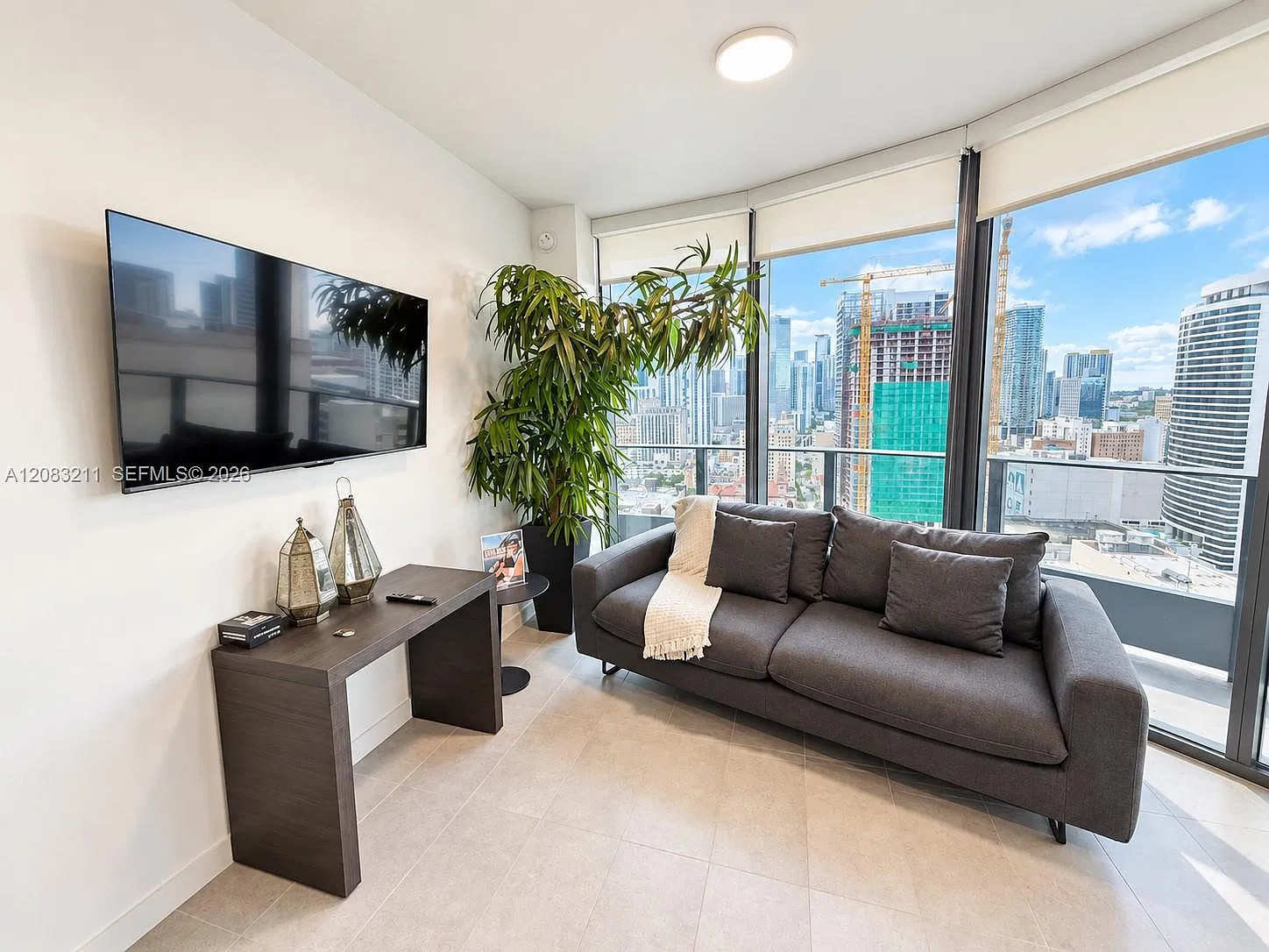 1 bed, 1.0 bath, 489 sqft, $4,250 — Photo 3