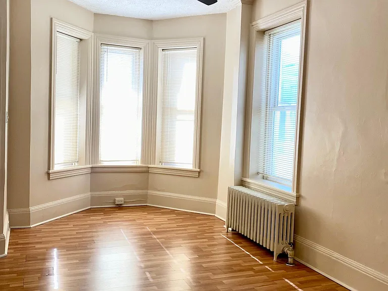 29 E Main St — Photo 8