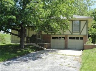 206 Lexington Rd, Pleasant Hill, MO 64080