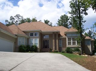 220 Oak Mnr, Fayetteville, GA 30214