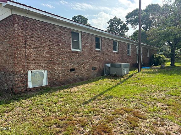 3rd image of 7863 Overhills Rd