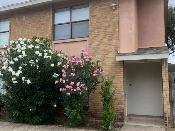909 Castle Heights Dr #B, Laredo, TX 78041