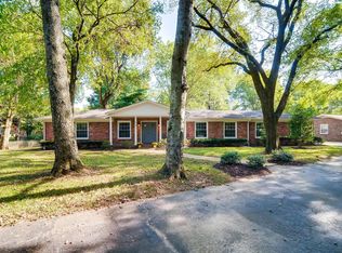 517 Woodhurst Dr, Nashville, TN 37220