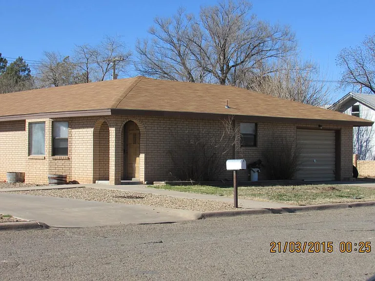 1200 S Abilene Ave — Photo 1