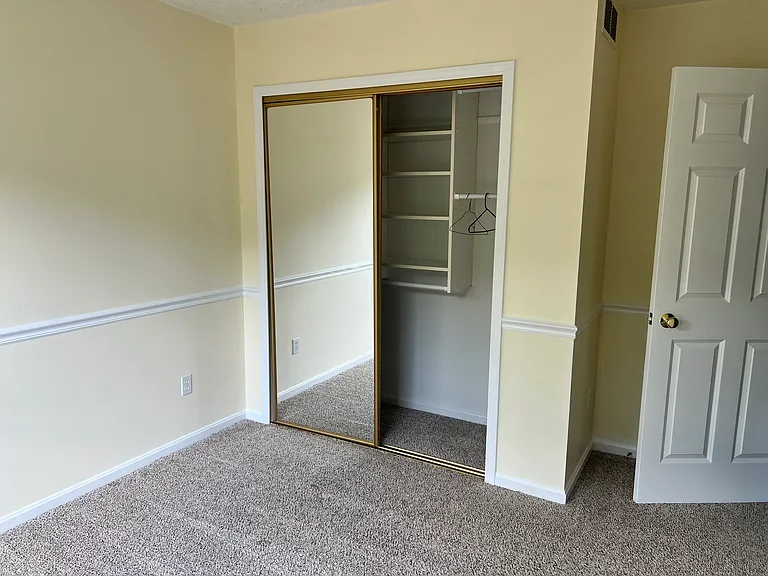 2563 Wyndgate Ct — Photo 4