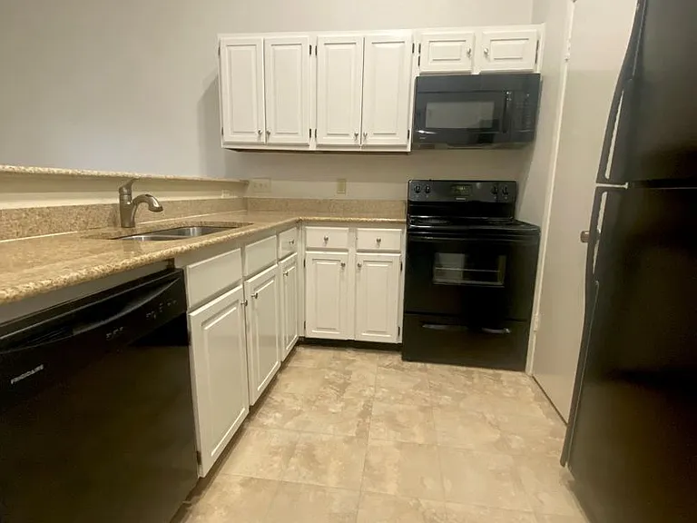 2216 San Gabriel St #304 — Photo 9
