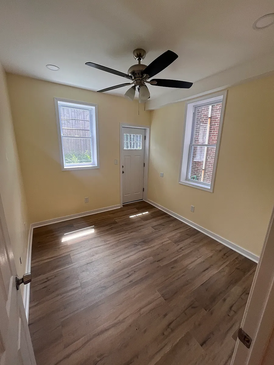 Bedroom - 5552 Blakemore St