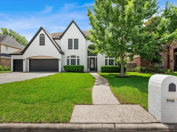 5910 Center Court Dr, Spring, TX 77379