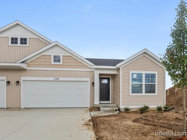 3789 Highbury Dr #5, Grandville, MI 49418
