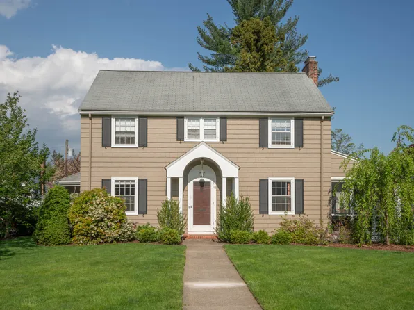12 Scarsdale Road, West Hartford, CT 06107