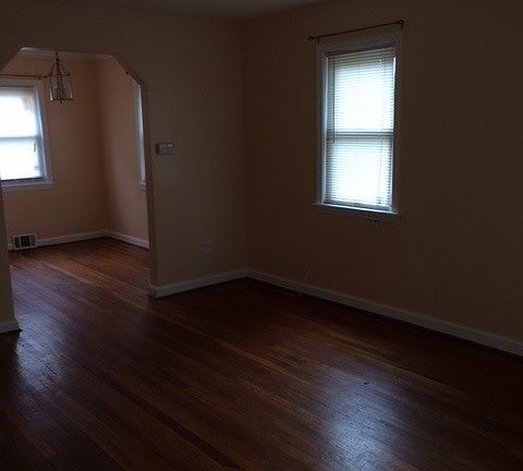 4th image of 612 N Maple Ave