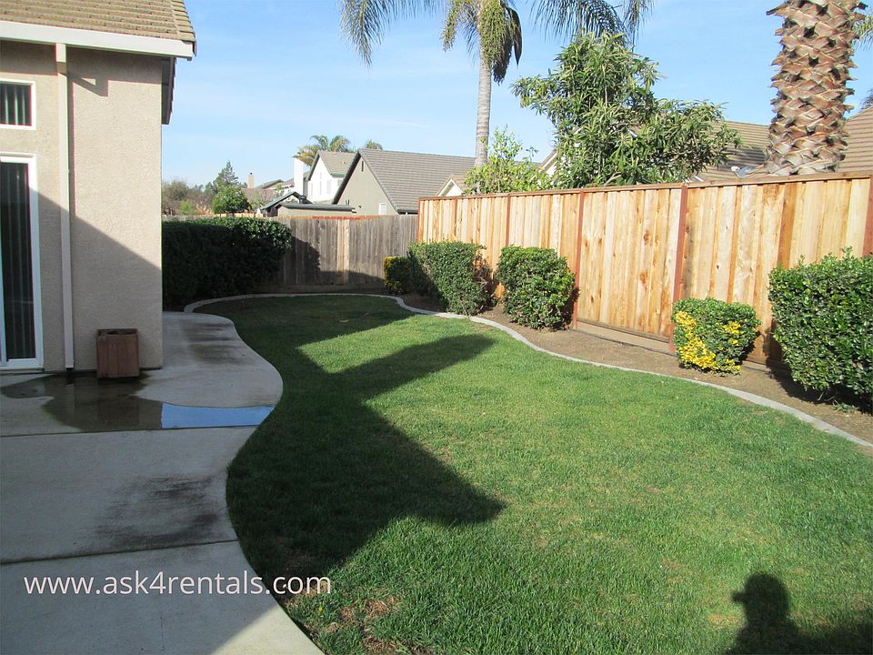 2nd image of 1913 Picadilly Way