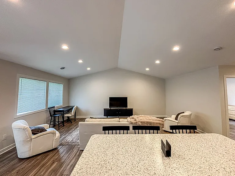 1624B Gunston Dr — Photo 35