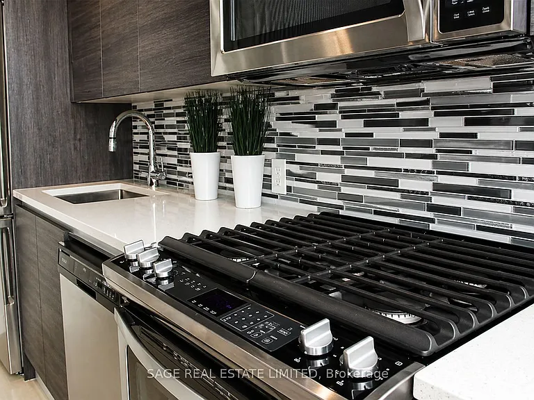 111 Bathurst St #706 — Photo 4