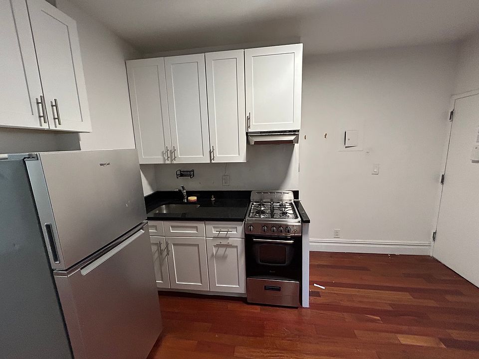 2nd image of 336 E 5th St APT 5re