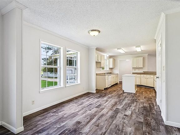 5th image of 19129 Lee Rd